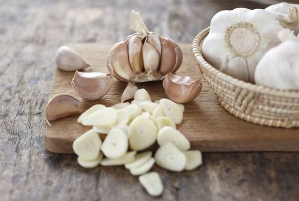 parasite cleaning with garlic